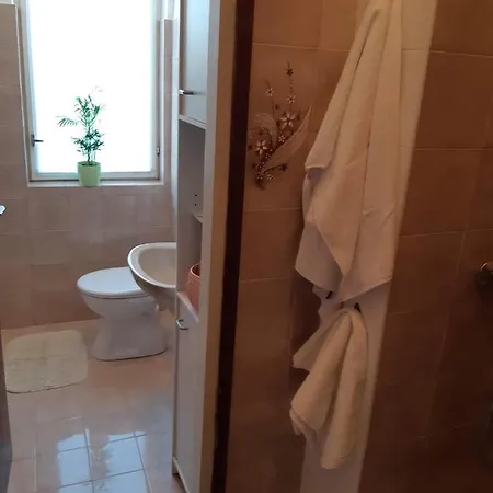 Near Centar For 2+1 At Pula, With Garden And Free Parking * Pula