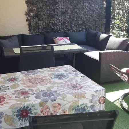 Near Centar For 2+1 At Pula, With Garden And Free Parking Apartment