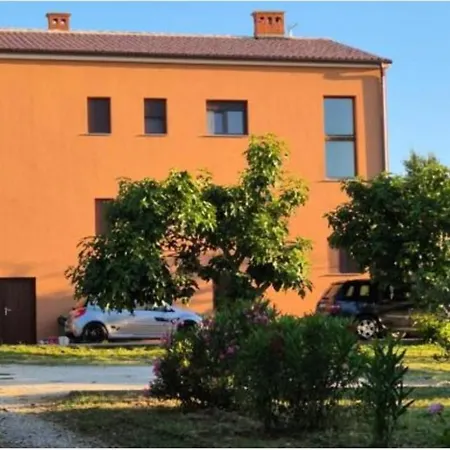 Apartment Near Centar For 2+1 At Pula, With Garden And Free Parking *