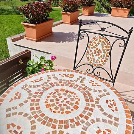 Near Centar For 2+1 At Pula, With Garden And Free Parking