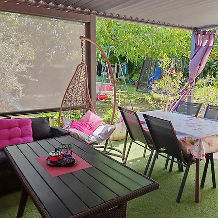 Near Centar For 2+1 At Pula, With Garden And Free Parking Lejlighed Pula